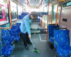 入庫・車内清掃